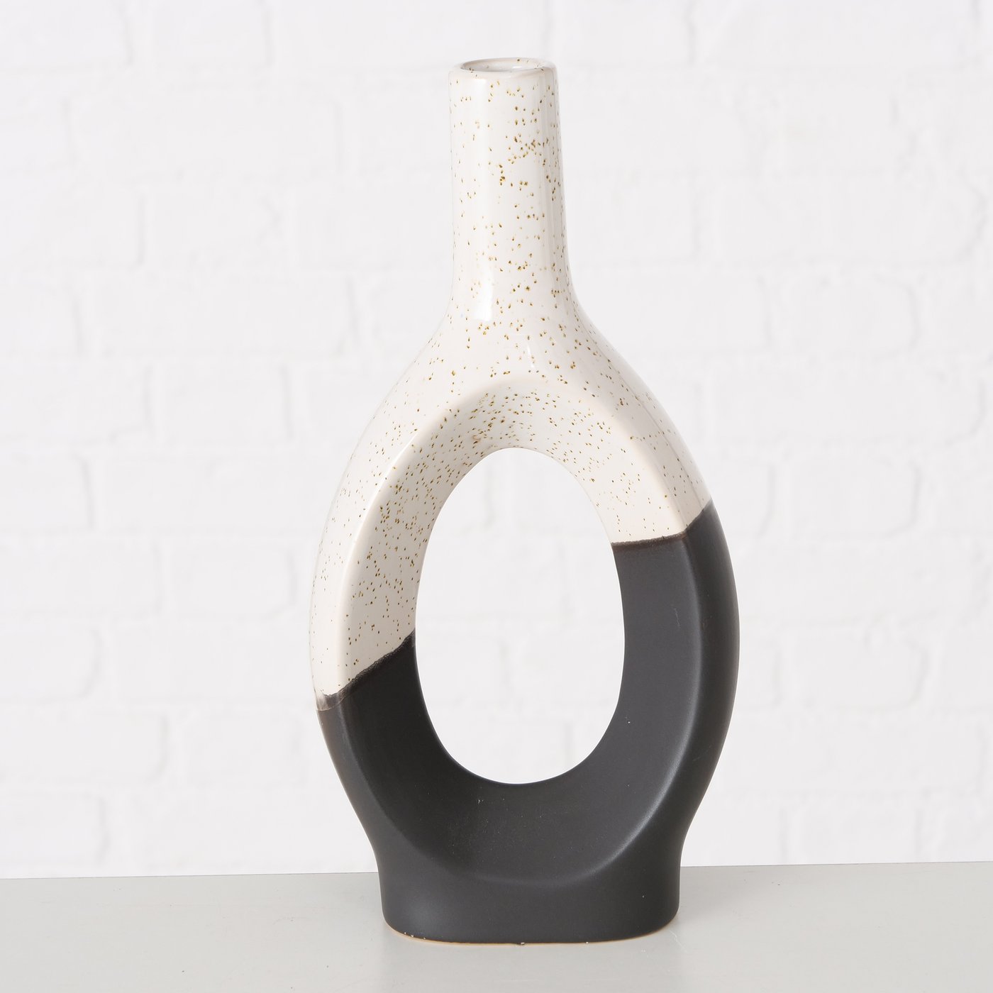 B OMEGA VASE Black, White design Table decoration